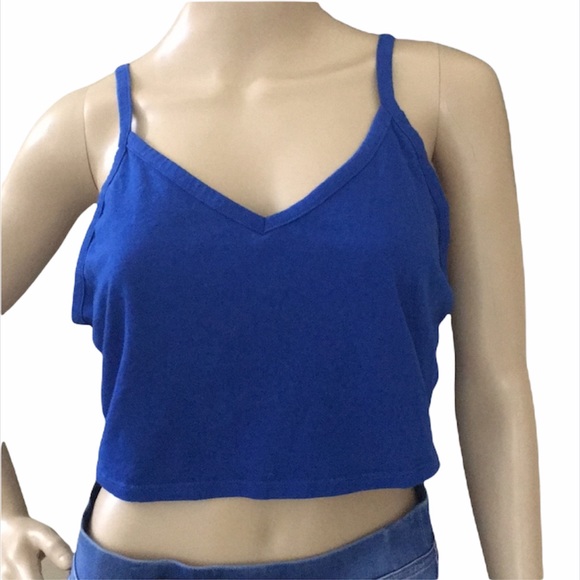 Charlotte Russe Tops - Charlotte Russe crop top. Sz L 💙